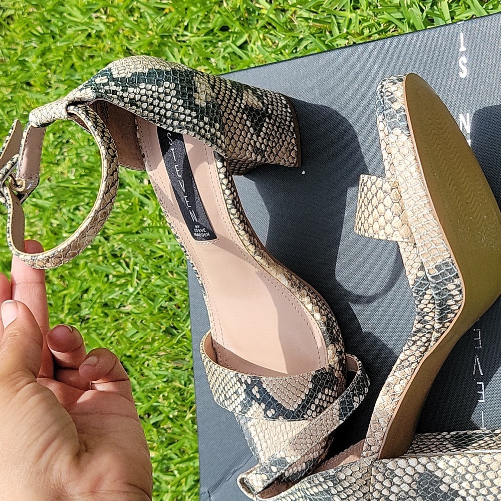 Heels - Picture 5 of 5